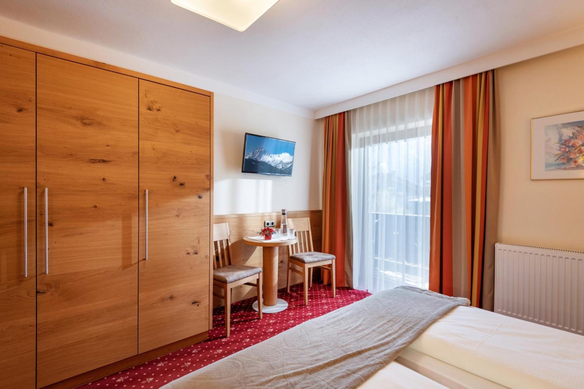 Hotel Garni Birkenhof Mayrhofen Ngoại thất bức ảnh