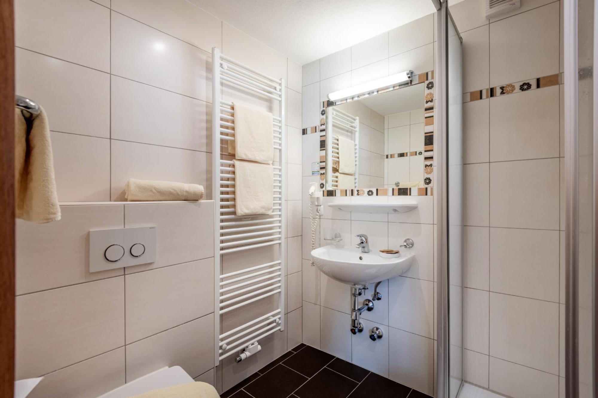Hotel Garni Birkenhof Mayrhofen Ngoại thất bức ảnh
